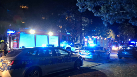 Pożar mieszkania w Kłodzku. Trzy osoby poszkodowane, kilkanaście zostało ewakuowanych - 0