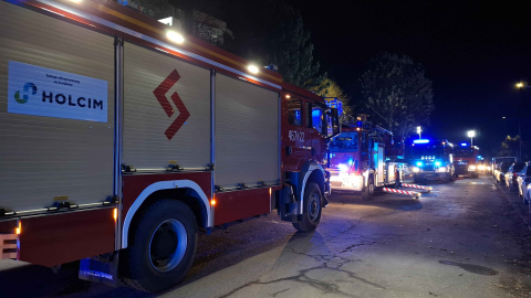 Pożar mieszkania w Kłodzku. Trzy osoby poszkodowane, kilkanaście zostało ewakuowanych - 1