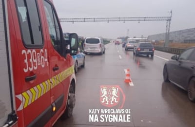 Ogromne korki i trudny powr&oacute;t po weekendzie. Na autostradzie A4 doszło do zderzenia