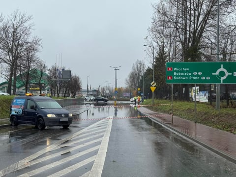 Podtopiona ulica w Kłodzku. To częsta sytuacja w tym miejscu [WIDEO] - 0