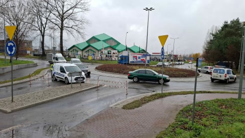 Podtopiona ulica w Kłodzku. To częsta sytuacja w tym miejscu [WIDEO] - 3