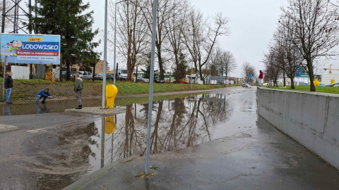 Podtopiona ulica w Kłodzku. To częsta sytuacja w tym miejscu [WIDEO] - 5