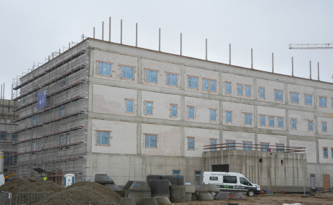 Kiedy Nowy Szpital Onkologiczny przyjmie pacjentów? Placówka za 1,5 mld złotych rośnie w oczach [ZDJĘCIA] - 11