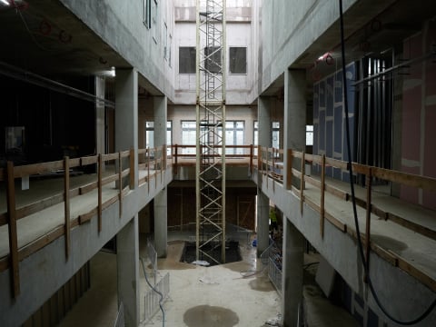 Kiedy Nowy Szpital Onkologiczny przyjmie pacjentów? Placówka za 1,5 mld złotych rośnie w oczach [ZDJĘCIA] - 19