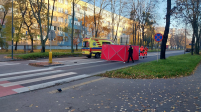 Tragedia na drodze. Ciężar&oacute;wka śmiertelnie potrąciła rowerzystkę