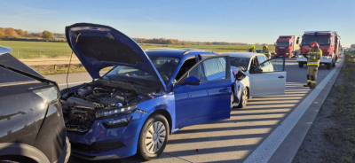 Trzy samochody zderzyły się na autostradzie A4. Są spore utrudnienia dla kierowc&oacute;w