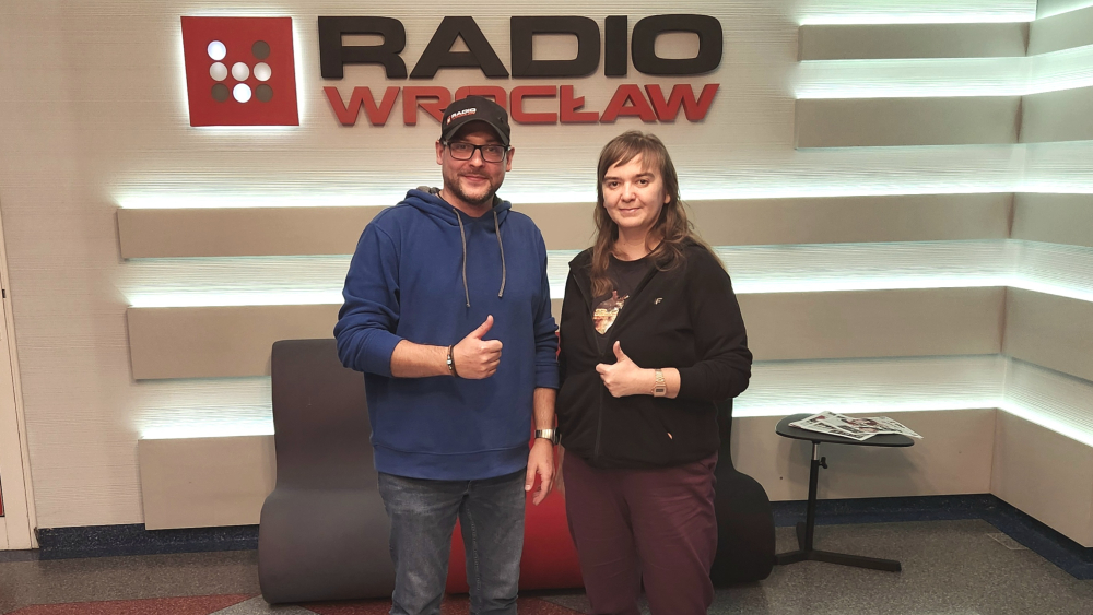 Ostre Koło: Pamiętajmy o bezpieczeństwie na rowerze! - Jarosław Wrona i Karolina Olejnik.