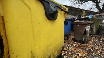 Podwyżki cen za śmieci w Jeleniej G&oacute;rze. Szykuje się burzliwa sesja rady miasta