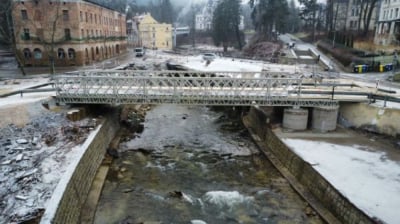 W Lądku-Zdroju dopiero teraz ruszyła rozbi&oacute;rka mostu. Dlaczego tyle to trwało?