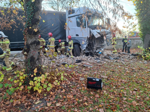 Dwa poranne zdarzenia na dolnośląskich trasach. Utrudnienia na DK8 i DK33 - 1