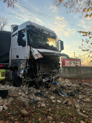 Dwa poranne zdarzenia na dolnośląskich trasach. Utrudnienia na DK8 i DK33 - 5