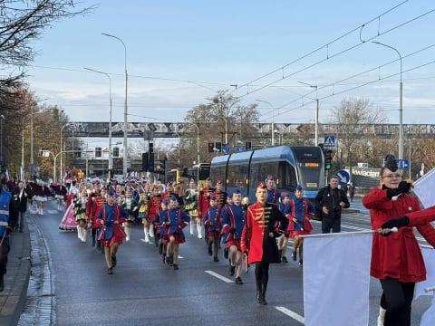 Radosna Parada Niepodległości. Tak Wrocław świętuje 11 listopada [ZDJĘCIA] - 7