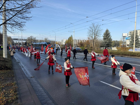 Radosna Parada Niepodległości. Tak Wrocław świętuje 11 listopada [ZDJĘCIA] - 8