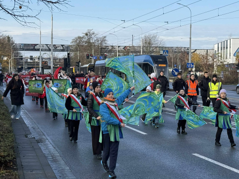 Radosna Parada Niepodległości. Tak Wrocław świętuje 11 listopada [ZDJĘCIA] - 1