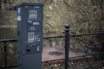 185 nowych płatnych miejsc parkingowych na Nadodrzu. Sprawdź, gdzie zapłacisz za post&oacute;j
