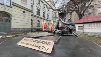 Legenda jeleniog&oacute;rskiego teatru doceniona. Powstał pomnik Aliny Obidniak