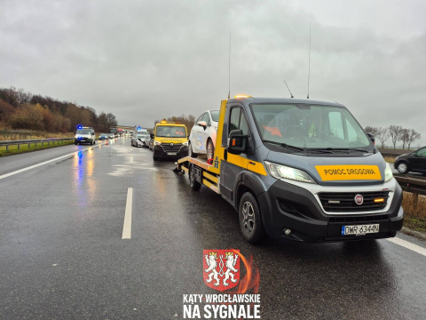 Dwa zderzenia na autostradzie A4. Duże utrudnienia w okolicach Wrocławia [ZDJĘCIA] - 2