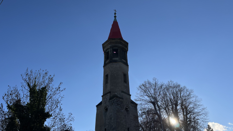 Kierowcy jeżdżą przez przystanek zamiast drogą - 2