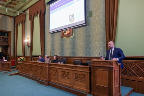 Budżet, podwyżka podatków, budowa metra we Wrocławiu. Tak wyglądała sesja rady miejskiej - 1