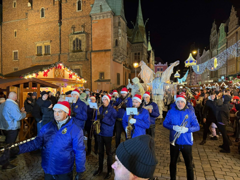 Ruszył Jarmark Bożonarodzeniowy na wrocławskim rynku! "Kojarzy mi się z rodziną i przyjaciółmi" - 1