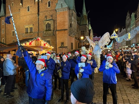 Ruszył Jarmark Bożonarodzeniowy na wrocławskim rynku! "Kojarzy mi się z rodziną i przyjaciółmi" - 2