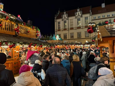 Ruszył Jarmark Bożonarodzeniowy na rynku! "Kojarzy mi się z rodziną i przyjaci&oacute;łmi"