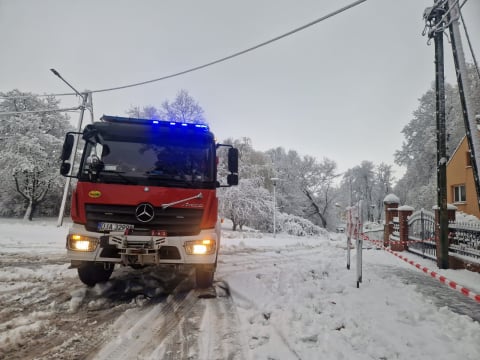 "Szklanka" na drogach Dolnego Śląska. Około 13 tysięcy osób bez prądu [RAPORT] - 5