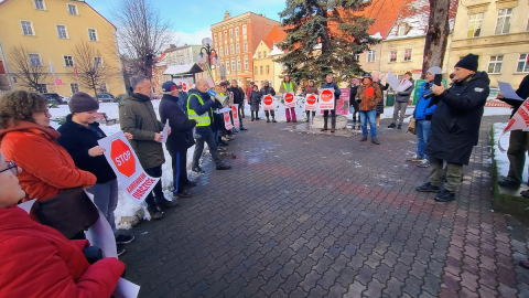 Nie chcą kopalni w Dobkowie. Mieszkańcy protestowali na rynku, radni zagłosowali przeciw inwestycji - 2