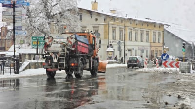 Mr&oacute;z i marznące opady na Dolnym Śląsku. IMGW ostrzega: będzie ślisko