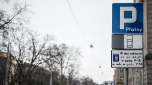 Abonament na parking jednak w starej cenie? Zmiana decyzji po "ponownej analizie uchwały"
