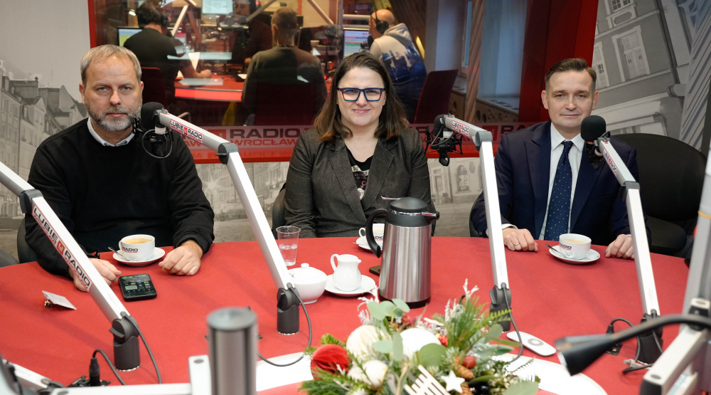 Debata parlamentarna: Afera Collegium Humanum i nie tylko. W studiu Paweł Hreniak, Michał Jaros i Marta Stożek - Debata parlamentarna w Radiu Wrocław.