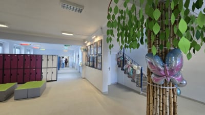 Nowoczesna szkoła po remoncie w Ołdrzychowicach Kłodzkich. Plac&oacute;wki zn&oacute;w tętnią życiem
