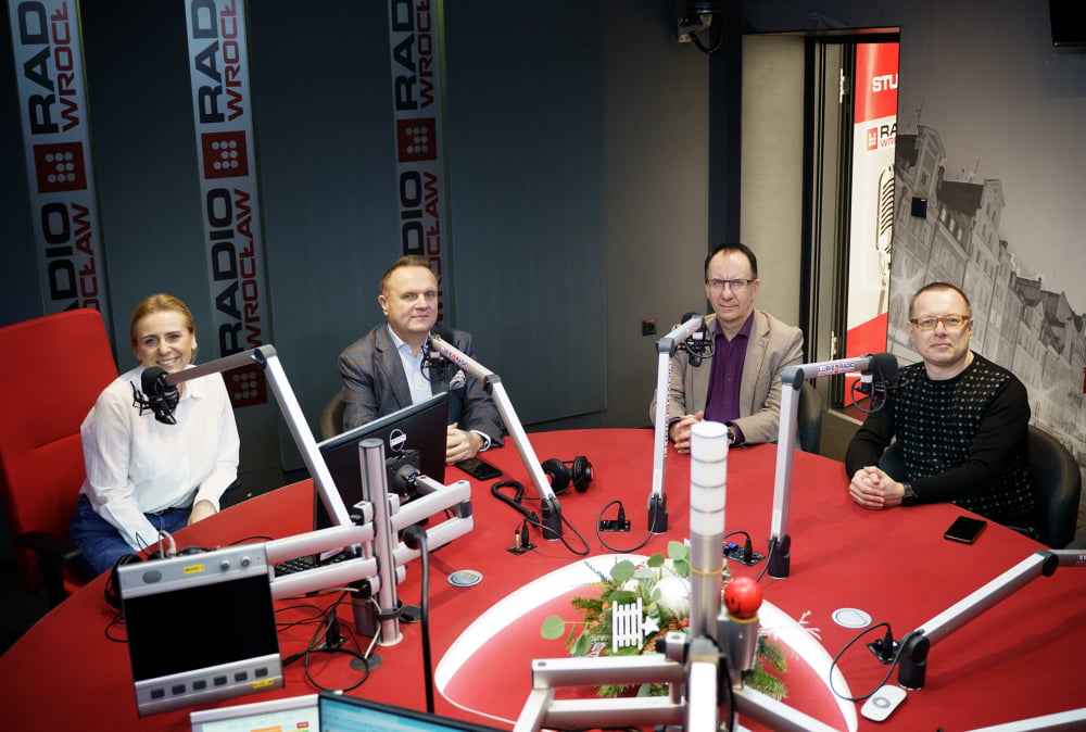 Różne punkty słyszenia: Zadłużony jak Polak. Rosną problemy z regulacją zobowiązań - Różne punkty słyszenia w Radiu Wrocław. Od poniedziałku do piątku, po godzinie 20:00.