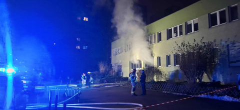 Nocny pożar na Szczepinie. Płonął magazyn pawilonu handlowego [ZDJĘCIA] - 2