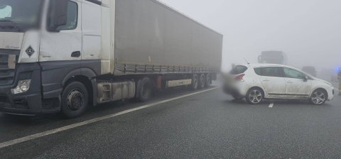 Tragiczny karambol na trasie do Wrocławia. Ogromne utrudnienia na autostradzie A4 [ZDJĘCIA] - 3