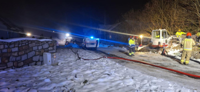 Wyciek gazu i ewakuacja 60 os&oacute;b w Jeleniej G&oacute;rze. Koparka uszkodziła gazociąg