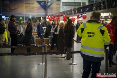 Lotnisko zn&oacute;w otwarte. Pierwszy samolot wylądował... w trakcie imprezy inaugurującej