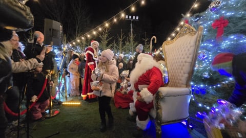Świąteczna Kraina ruszyła w Starym Wielisławiu. Iluminacje zachwycają [MNÓSTWO ZDJĘĆ] - 11