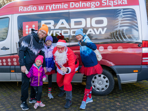 Bieg Mikołajkowy Radia Wrocław! Byliśmy we wrocławskim Parku Tysiąclecia [ZDJĘCIA] - 88