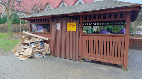 Śmietniki w Lubinie pękają w szwach. Zmiana firmy bez przetargu wywołała chaos - 0