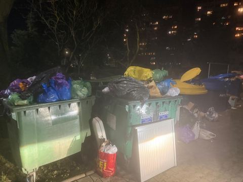 Śmietniki w Lubinie pękają w szwach. Zmiana firmy bez przetargu wywołała chaos - 4