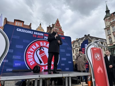 Grzegorz Braun na festiwalu we Wrocławiu. Władze miasta i wojew&oacute;dztwa reagują