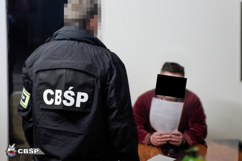Za legalizację pobytu mogli otrzymać miliony złotych. Duża akcja CBŚP i straży granicznej m.in we Wrocławiu - 4