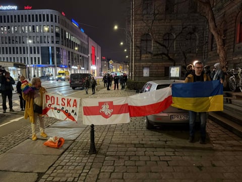 Grzegorz Braun we Wrocławiu. Sala NOT-u wypełniona po brzegi, a na proteście kilka osób - 1