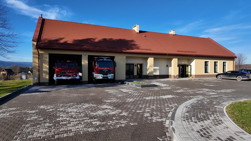 W Idzikowie powstało centrum życia społecznego. Dom Kultury połączono z remizą – Z nowoczesnego obiektu będą mogli korzystać mieszkańcy czterech wsi: Idzikowa, Pławnicy, Marianówki i Kamiennej.
