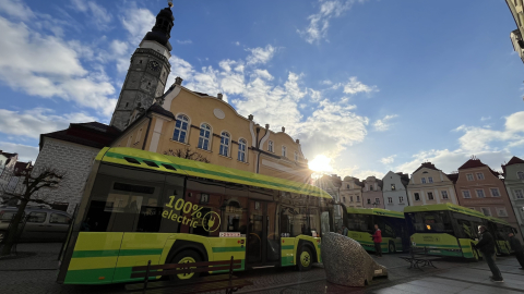 Nowe elektryczne autobusy w Bolesławcu. Miasto inwestuje w cichą i ekologiczną flotę - 0