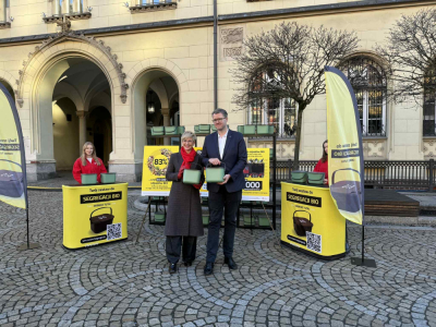 Miasto rozda wrocławianom 6 tysięcy pojemnik&oacute;w. Chodzi o pomoc w segregacji