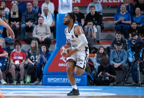 Górnik Wałbrzych pokonał Legię Warszawa i został liderem Orlen Basket Ligi - 0