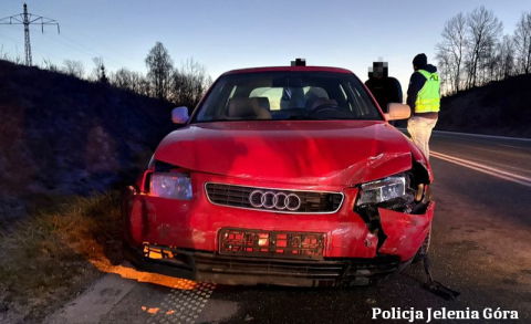 Poważny wypadek pod Jelenią Górą, utrudnienia na DK33 i A4. Trudny poranek na drogach - 0