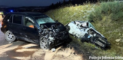 Tragiczny wypadek w Jeleniej G&oacute;rze. Nie żyje 46-letnia kobieta, dwie osoby w szpitalu